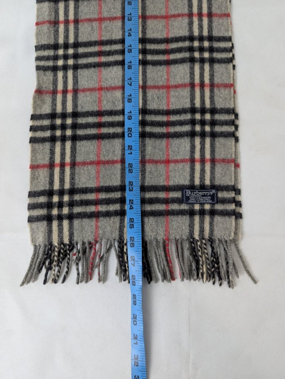 Authentic Burberry 100% Cashmere Nova Check Gray Scarf Unisex - Picture 7 of 8